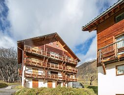 Mountain Apartment With Alpine Comfort