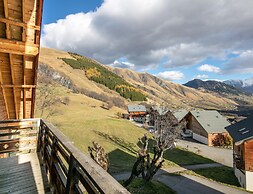 Mountain Apartment With Alpine Comfort