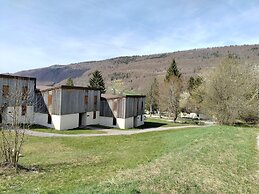 Mountain Flat With Pool in Lelex