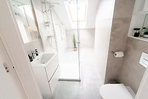 Large, Comfortable Apartment for 4 People