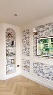 2 Boutique Apts Parisian Gold Bath BHM