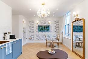 2 Boutique Apts Parisian Gold Bath BHM