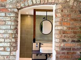 Gold Bath Japandi 2 Apts Bham City Centre