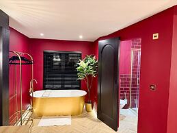 Gold Bath Japandi 2 Apts Bham City Centre