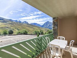 Central Auris-en-oisans Stay for 4