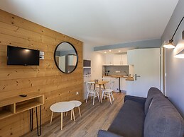 Central Auris-en-oisans Stay for 4