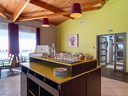 Riverside Stay for 2 in Pont-aven
