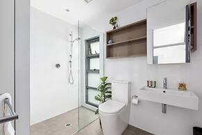 Spacious 2-bed Retreat in Rosebery