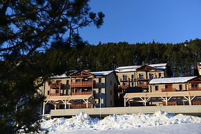 Cosy Forest Retreat Near Slopes