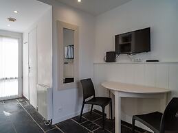 Retreat With Heated Pool & Coast