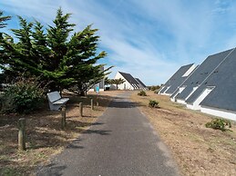 Retreat With Heated Pool & Coast