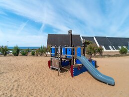 Retreat With Heated Pool & Coast
