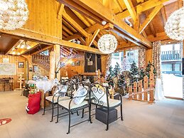 Spacious Doucy Stay With Mountain Views