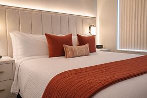 Bellavique Hotel & Suites