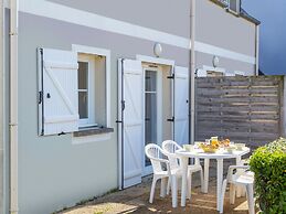 Brittany Flat, Beach & Pool