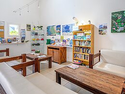 Brittany Flat, Beach & Pool