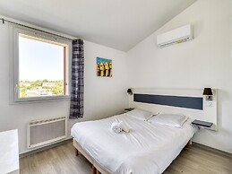 Chic Family Flat With Pool, Sauna