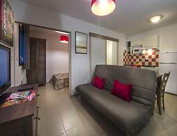 Noir Holiday Apartment for 4