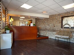 Brittany Flat With Outdoor Pool
