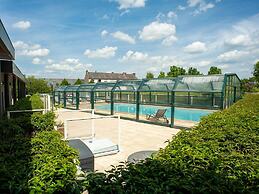 Brittany Flat With Outdoor Pool