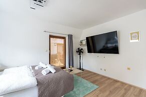 Coyhomes Steyr Riverside