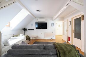 Coyhomes Steyr Riverside