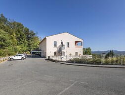 Provencal Retreat With Balcony, Pool Access