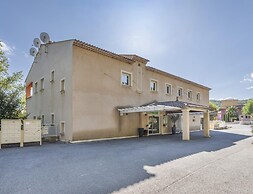 Provencal Retreat With Balcony, Pool Access