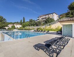 Provencal Retreat With Balcony, Pool Access