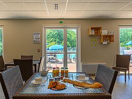 Spacious Stay for Two Near Vannes