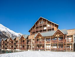 Mountain Flat With Sauna Access