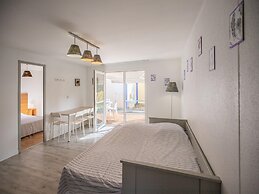 Large 8-person Villa Near Ocean