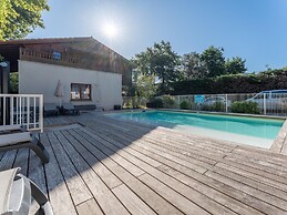 Chic Family Flat With Heated Pool