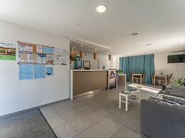 Chic Family Flat With Heated Pool