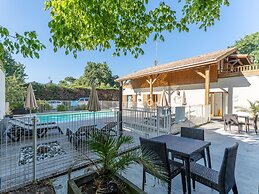Chic Family Flat With Heated Pool