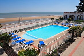 Spacious Loire Coastal Stay for 5