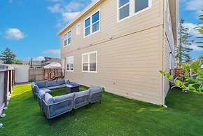 Spacious 8BR Home with AC & Parking