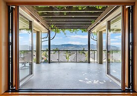 Full House with Amazing Views and HotTub