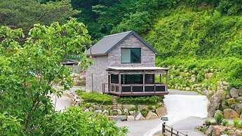 Gapyeong The Hill Pool Villa