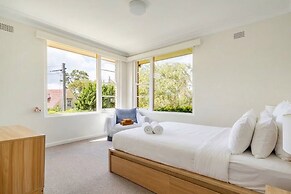 Spacious Family Home With Iconic Views