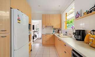 Spacious Family Home With Iconic Views