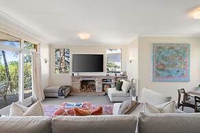 Spacious Family Home With Iconic Views