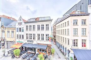 Temple Triplex Spacious Apartment