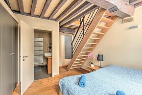 Temple Triplex Spacious Apartment