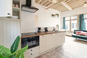 Temple Triplex Spacious Apartment