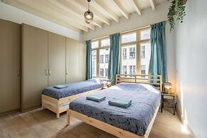 Temple Triplex Spacious Apartment