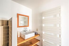 Temple Triplex Spacious Apartment