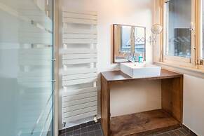 Temple Triplex Spacious Apartment