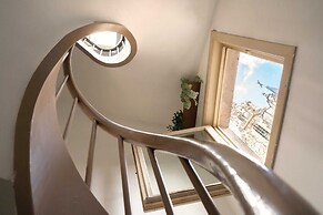 Temple Triplex Spacious Apartment