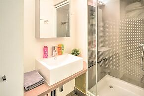 Antwerp Central Apartment for 7